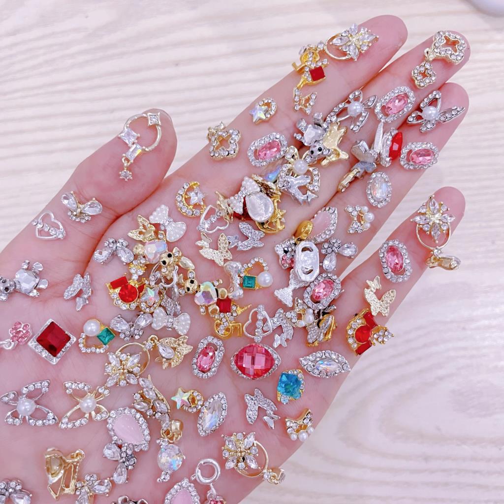 50Pcs Beautiful Metal Nails Art